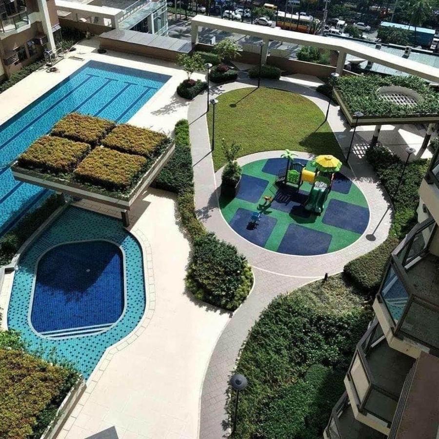 The Radiance Manila Bay Pasay Exterior foto